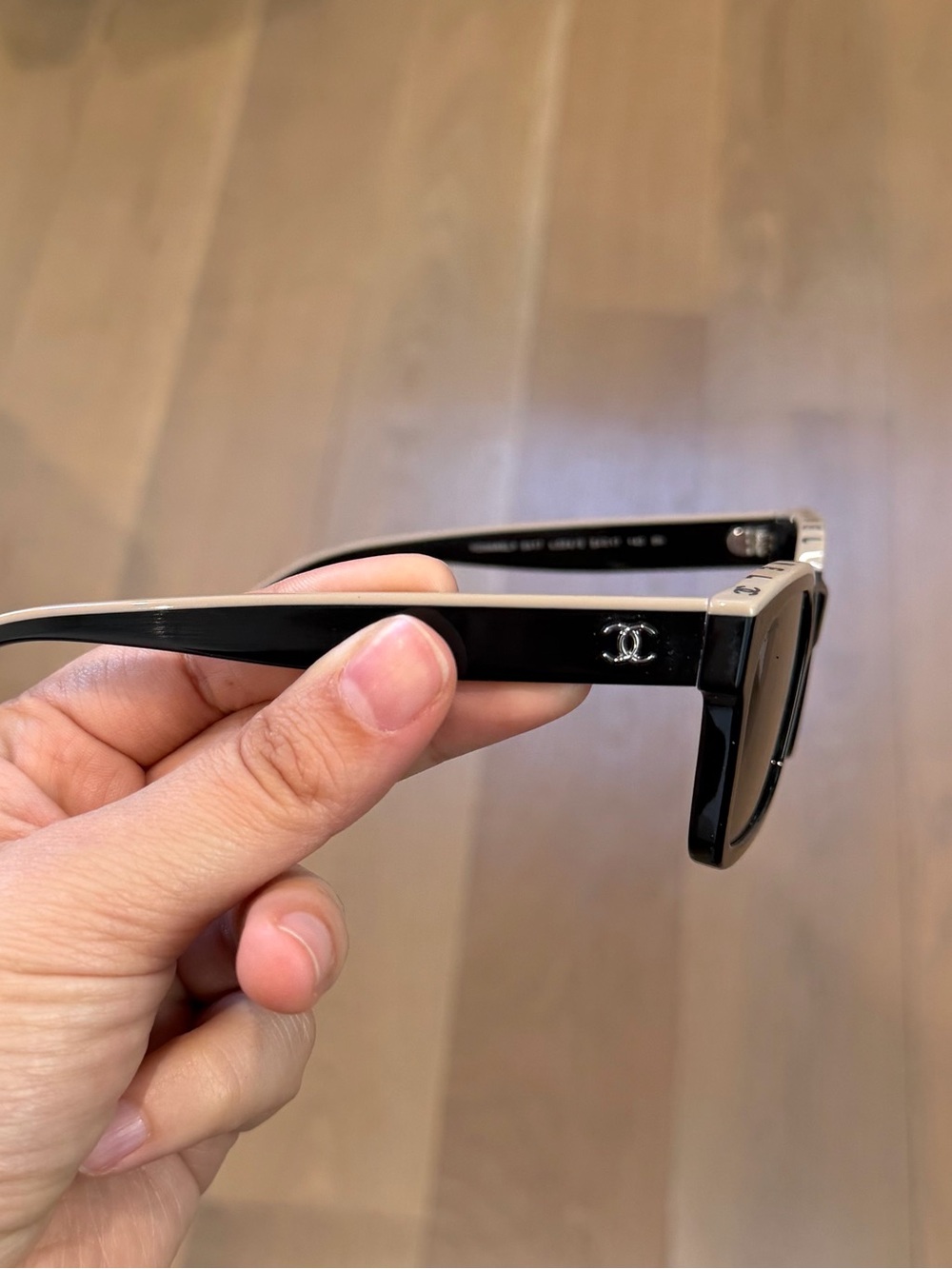 CHANEL Black & CreamSunglasses - Picture 3 of 5